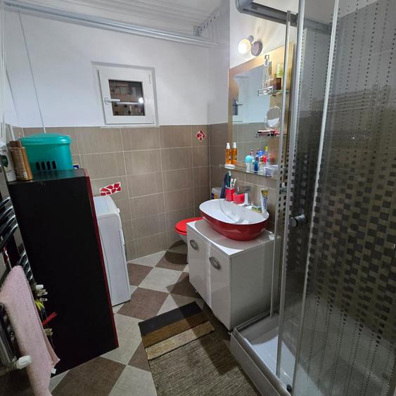 Apartament cu 3 camere decomandat, mobilat în Zimbru