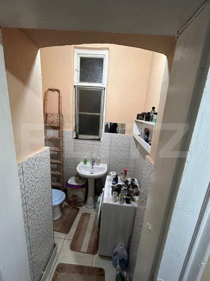 Apartament cu 3 camere semidecomandat, mobilat în Tipografilor