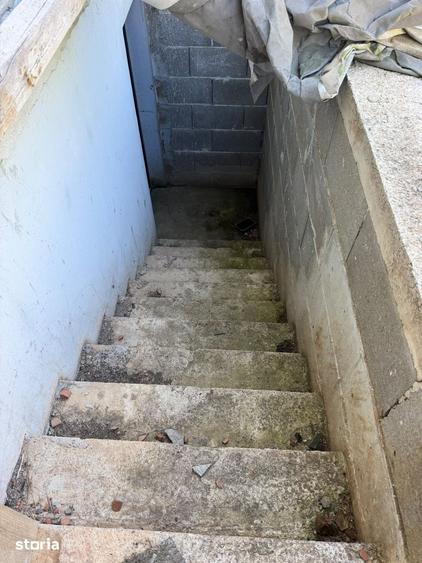 Casă cu 5 camere cu Teren 497 Mp în Central