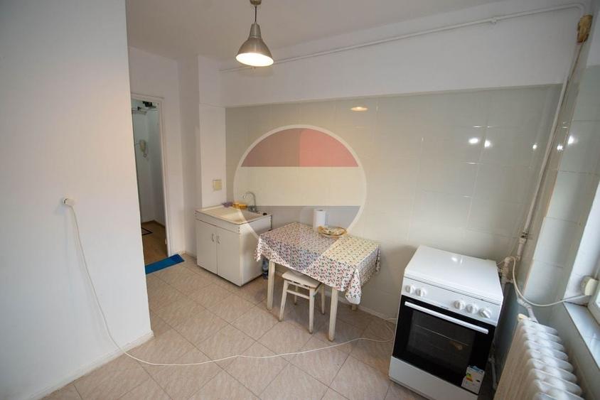 Apartament cu 3 camere decomandat în Drumul Taberei
