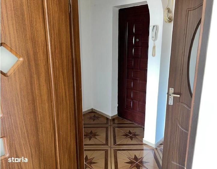 Bucuresti - Liniei, Garsoniera 27 mp - etaj 2 - 2