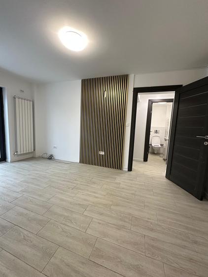 Spațiu comercial, de 36 mp, în Podu Roș