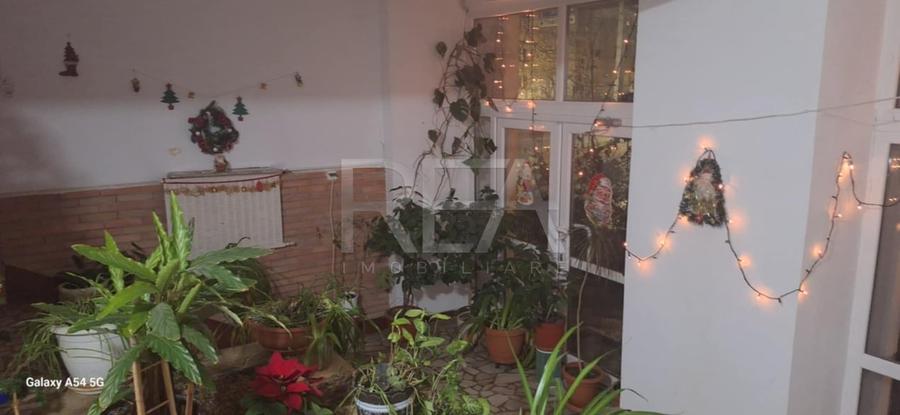 Apartament cu 3 camere decomandat în P-ța Muncii