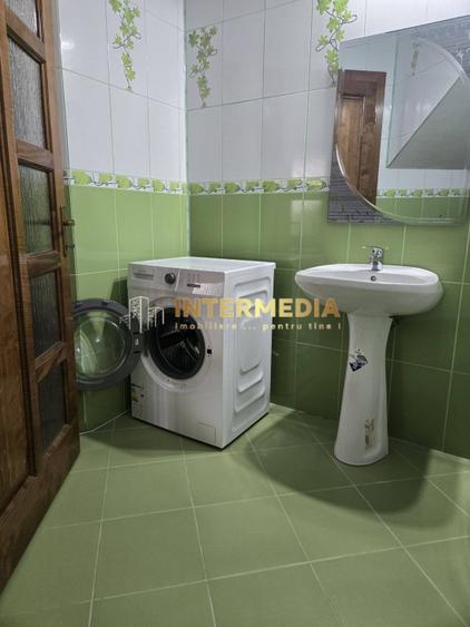 Casă individuală cu 4 camere cu Canalizare în Central