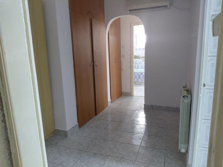 Apartament cu 2 camere decomandat în Est