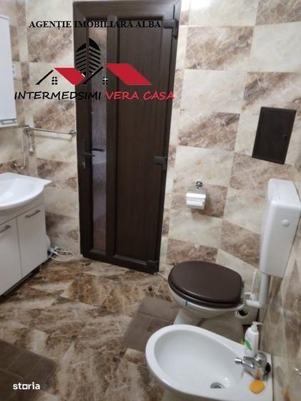 Casă cu 4 camere în Ampoița