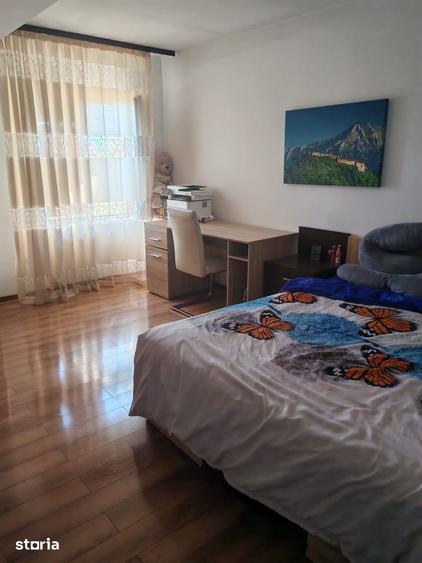 Casă cu 4 camere cu Teren 333 Mp în Central