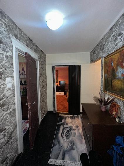 Apartament cu 3 camere decomandat în Drumul Taberei
