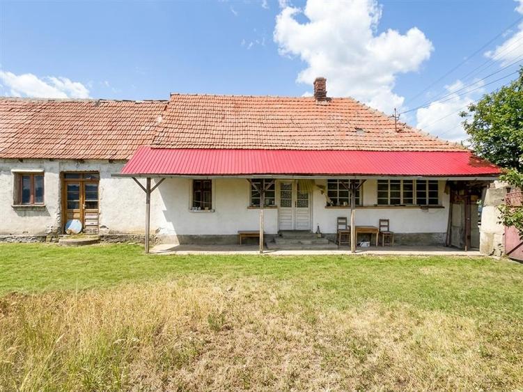 Casă cu 4 camere cu Teren 5474 Mp în Poșoloaca