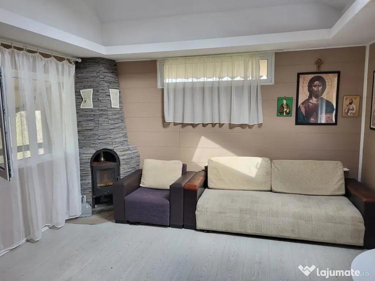 Casă cu 3 camere în Central