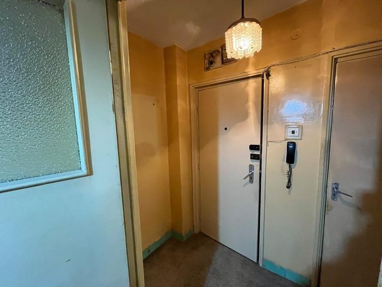 Apartament cu 2 camere semidecomandat în Bucur Obor