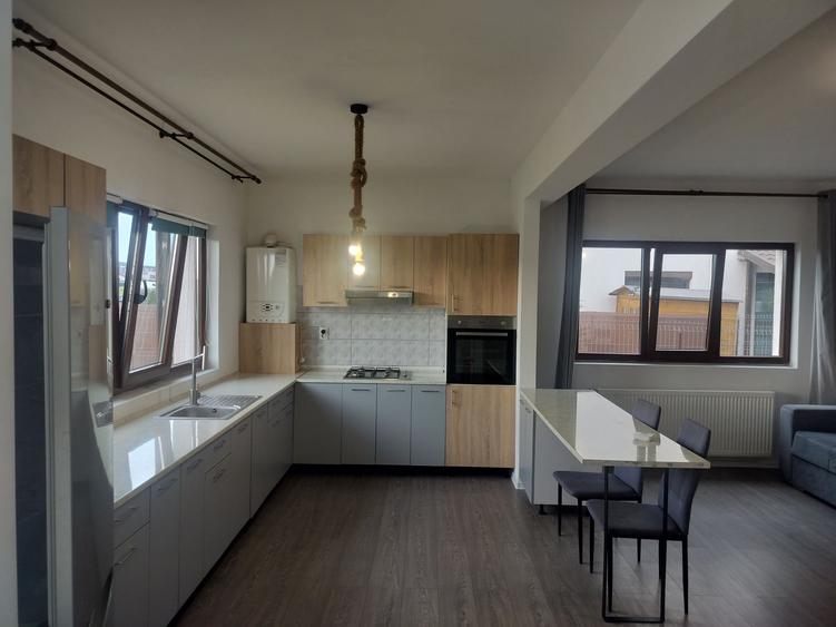 Apartament cu 2 camere semidecomandat în Sânpetru