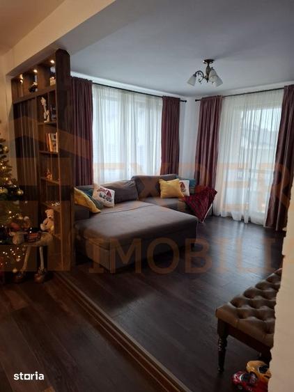 Casă cu 5 camere cu Teren 281 Mp în Valu lui Traian