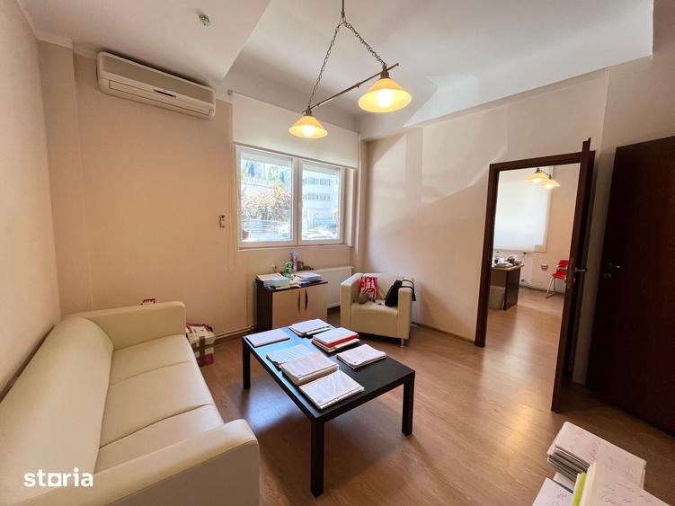 Apartament cu 3 camere în Romană