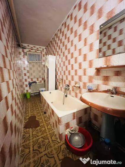Casă cu 8 camere cu Teren 739 Mp în Mehala