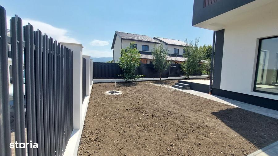 Casă cu 1 camere cu Teren 370 Mp în Gușterița