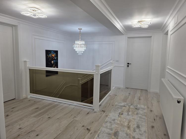 Casă cu 4 camere în Agapia