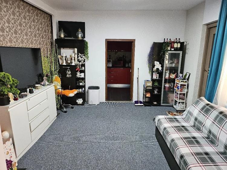 Casă cu 2 camere cu Teren 1000 Mp în Central