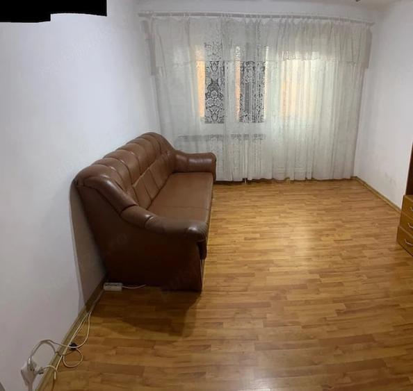 Apartament cu 2 camere decomandat în E3