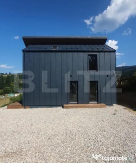 Casă cu 4 camere cu Teren 924 Mp în Central