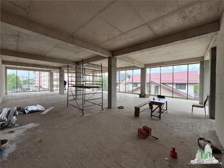 Spatiu comercial de inchiriat + parcari in Bragadiru,Ilfov - 2
