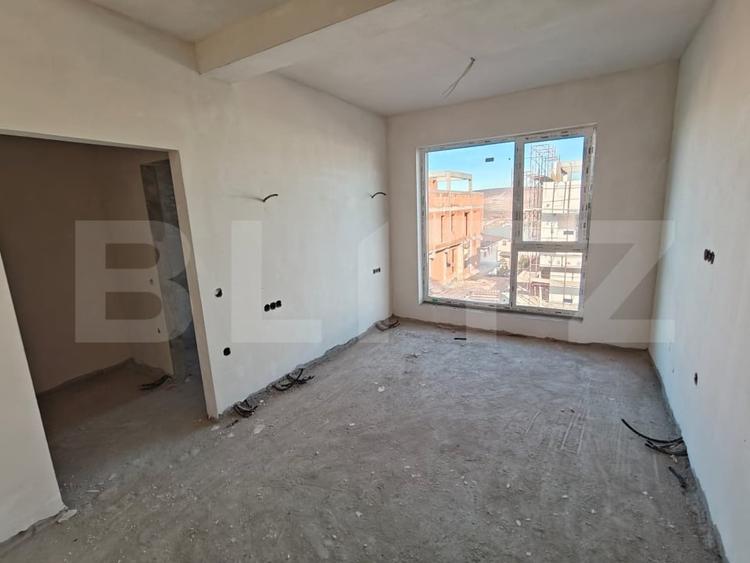 Duplex cu 4 camere cu Canalizare în Florești