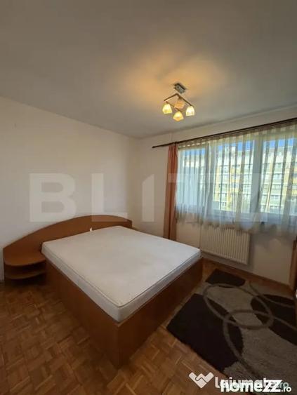 Apartament cu 3 camere semidecomandat în Central