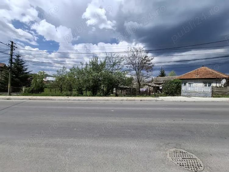 Teren de 1010 mp, în Central