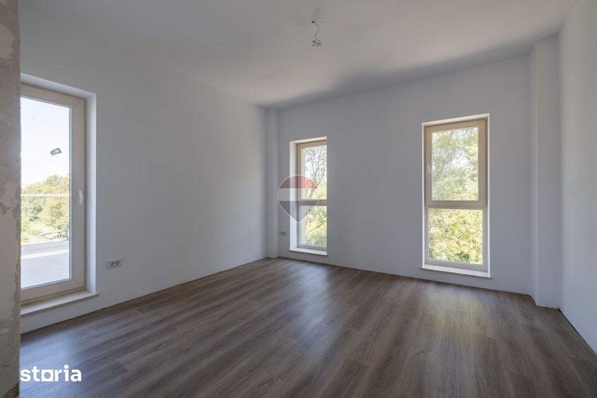 Apartament cu 3 camere în Tractorul