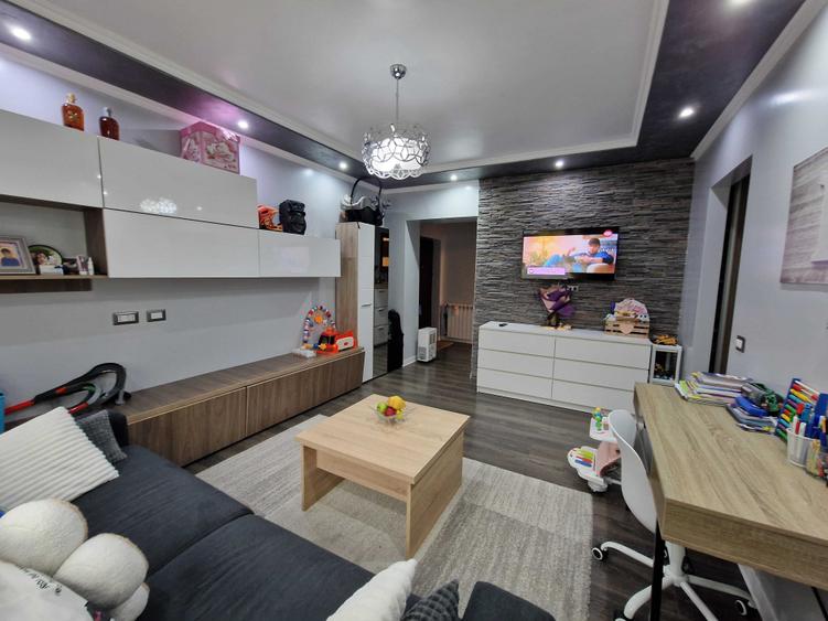 Apartament cu 2 camere decomandat în Central
