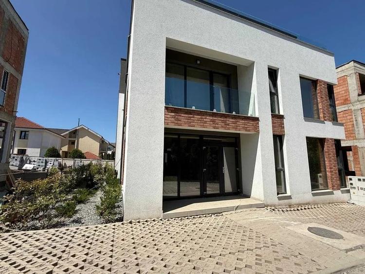 Spațiu comercial, de 221 mp, în Zorilor