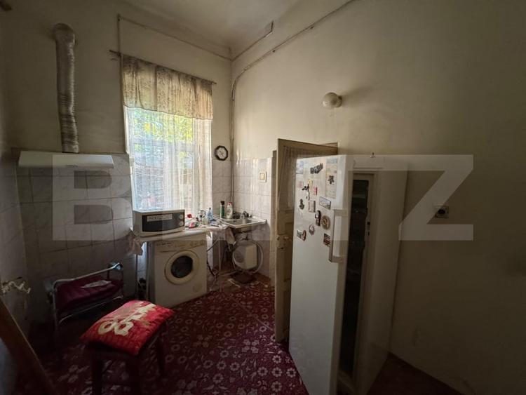 Casă cu 3 camere cu Canalizare în Central