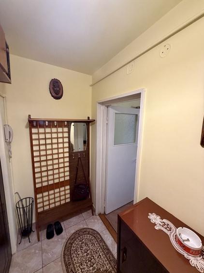 Apartament cu 2 camere semidecomandat, mobilat în Tăbăcărie