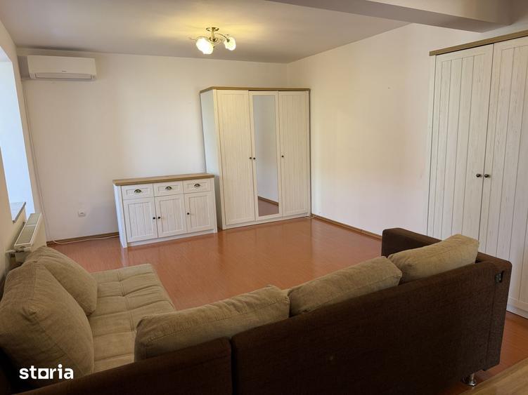 Apartament cu 2 camere semidecomandat, mobilat în Turnișor