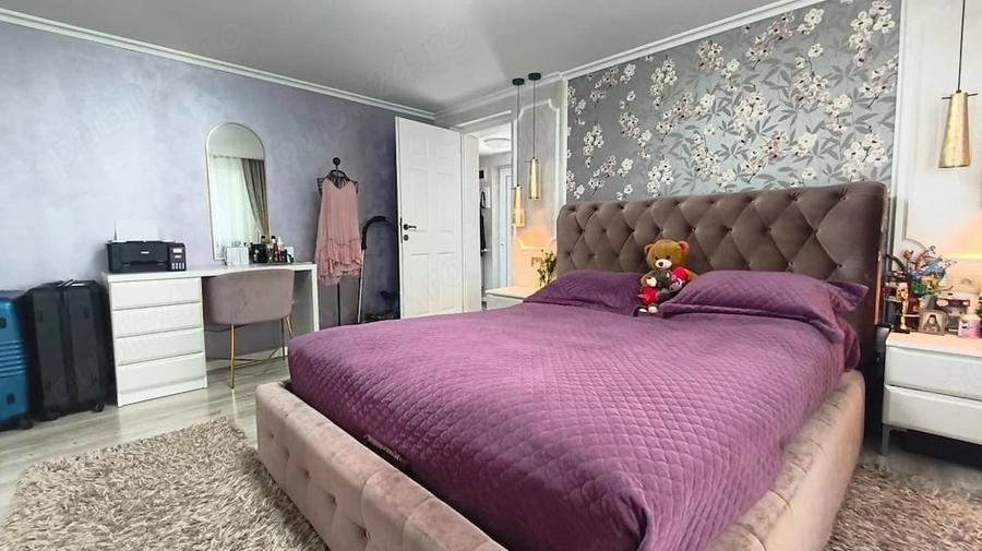 Casă cu Teren 1855 Mp în Cozia
