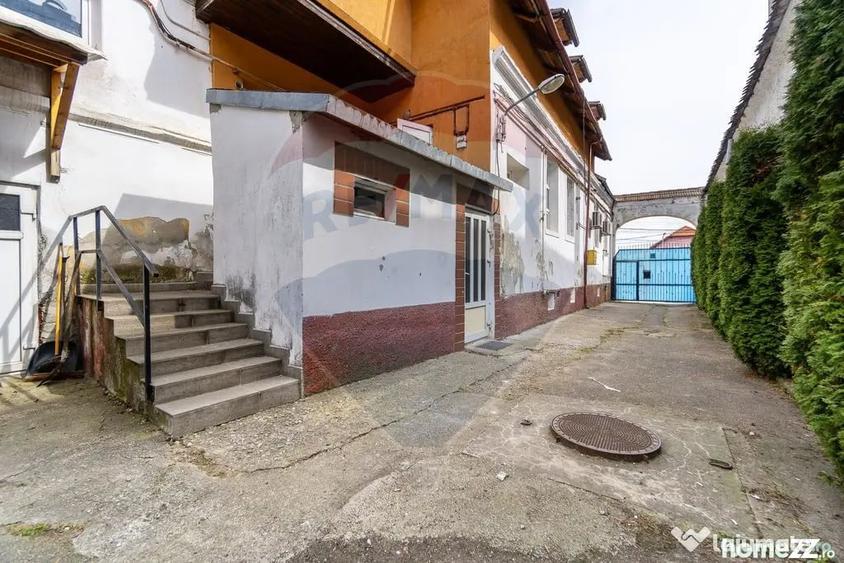 Apartament cu 7 camere decomandat în Ultracentral
