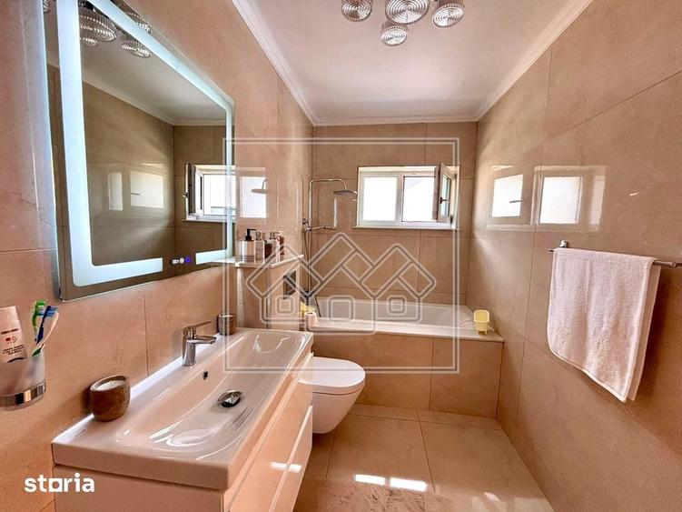 Apartament cu 5 camere în Central