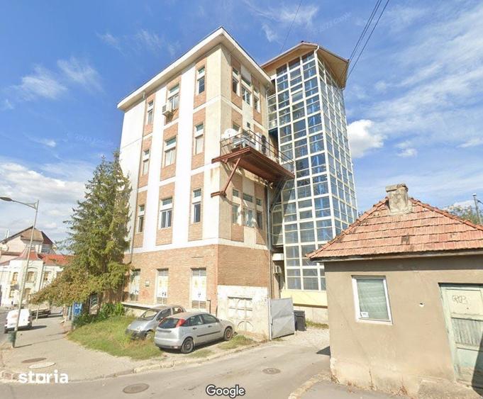 Spațiu comercial, de 2,260 mp, în Central