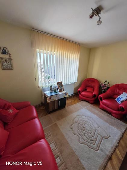 Casă cu Teren 790 Mp în Ghiroda