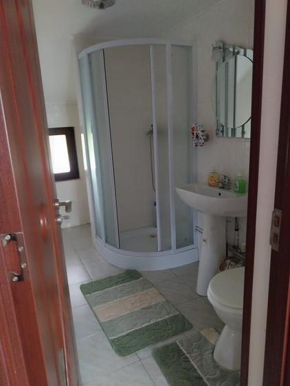 Casă individuală cu 7 camere cu Teren 1330 Mp în Măneciu-Pământeni