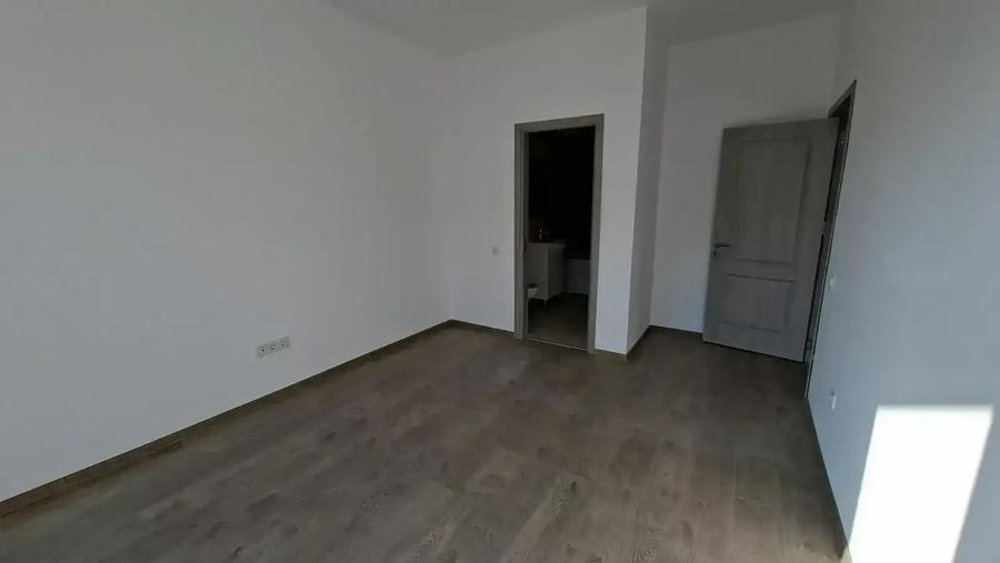 Apartament cu 3 camere decomandat în Theodor Pallady