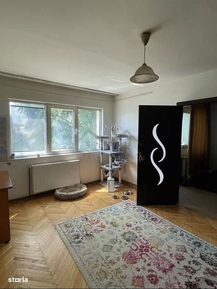 Apartament cu 2 camere semidecomandat în Podu Roș