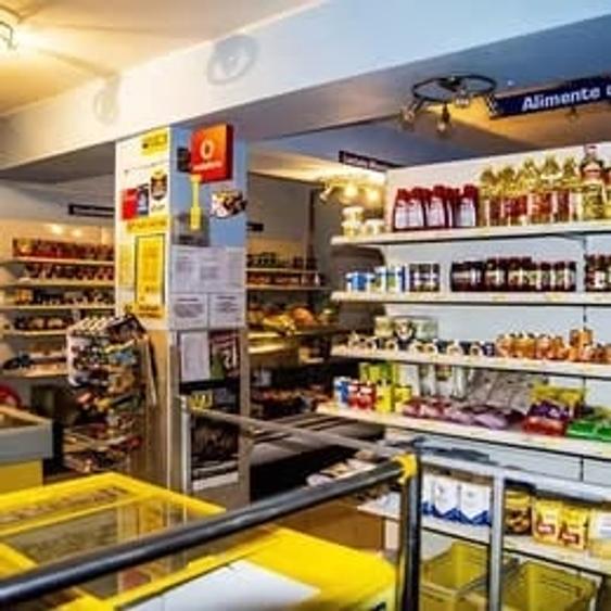 Spațiu comercial, în Pătrăuți