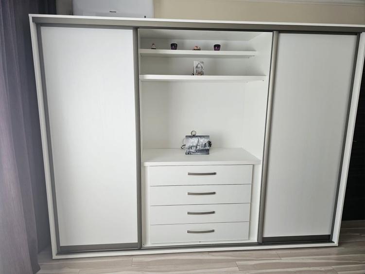 Apartament cu 3 camere decomandat, mobilat în Central