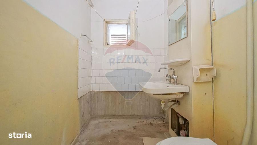 Apartament cu 3 camere semidecomandat în Bartolomeu — fotografia 1