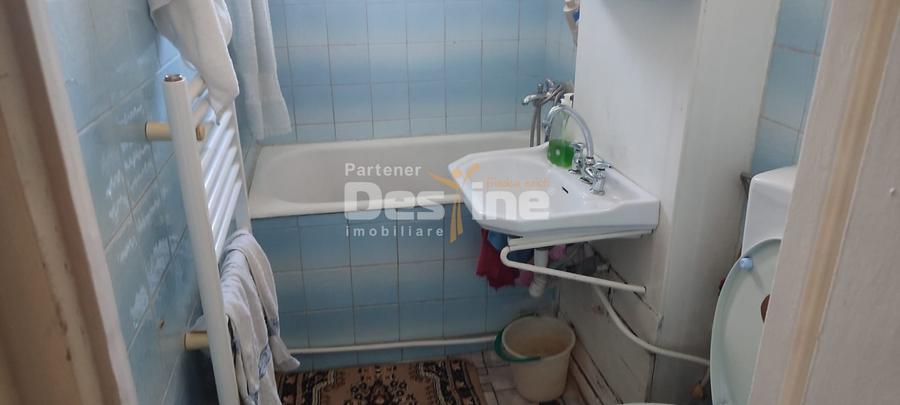Apartament cu 2 camere semidecomandat, mobilat în Nord-Vest