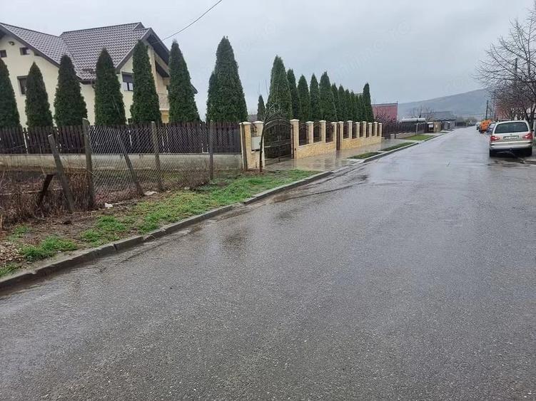 Teren de 1100 mp, în Central