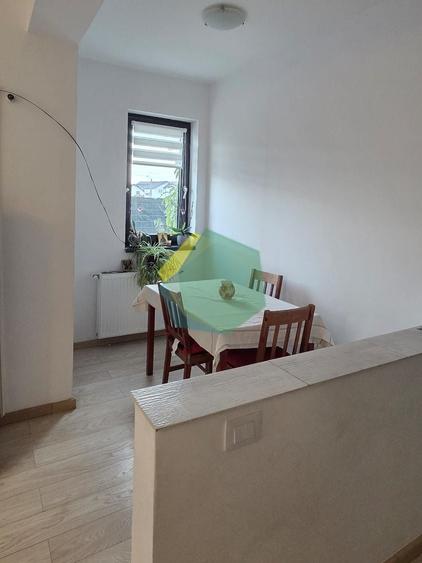 Duplex cu 3 camere cu Canalizare în Sud-Est