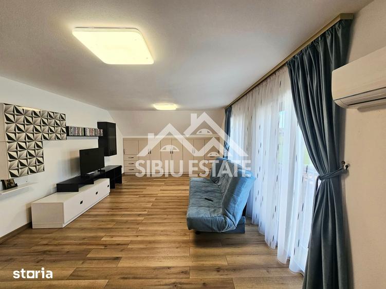 Casă cu 5 camere cu Teren 670 Mp în Roșia