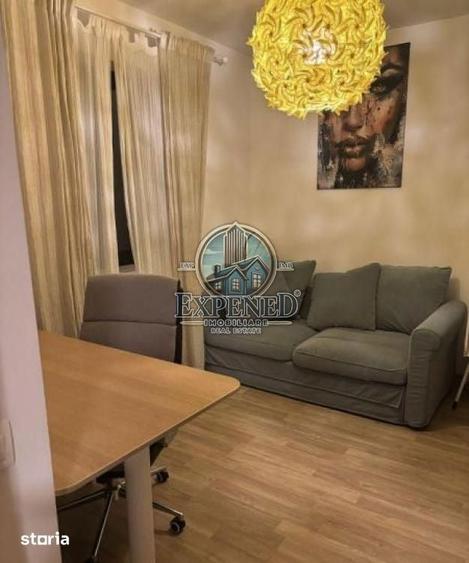 Apartament cu 3 camere decomandat în Văcăresti
